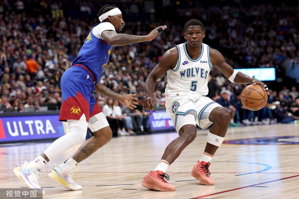 更是两队在 更是两队在