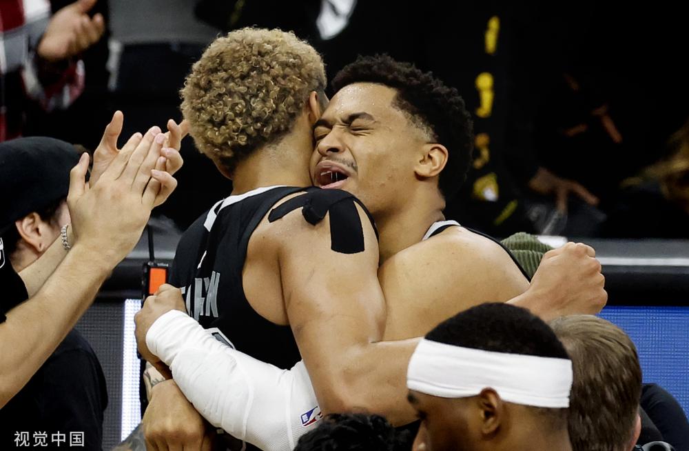 她都会迅速 她都会迅速